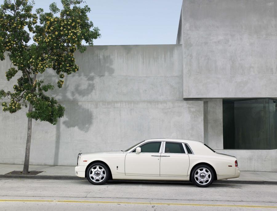  Rolls-Royce Phantom 2009 года  (фото 27 из 28)